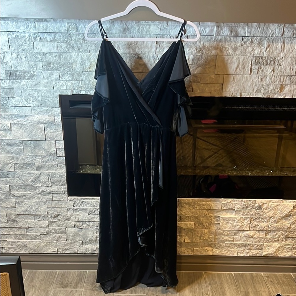 Chelsea28 Velvet spaghetti v neckline high low party dress, Medium
